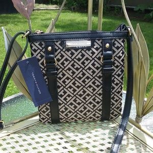NWT Tommy Hllfiger crossbody